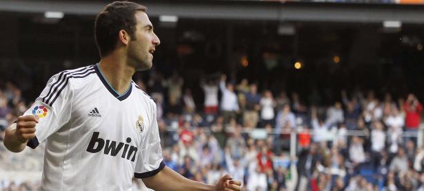 IM电竞官方入口-赛道上的逆袭，红牛二队险胜红牛车队，皮亚斯特里带队创造历史