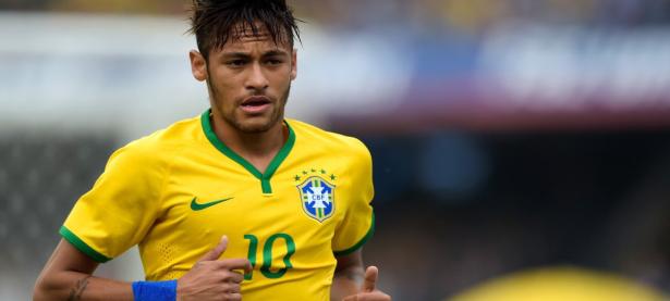 LOL直播-红色风暴下的新王，皮亚斯特里驾驭法拉利鏖战索伯，统治蒙扎全场