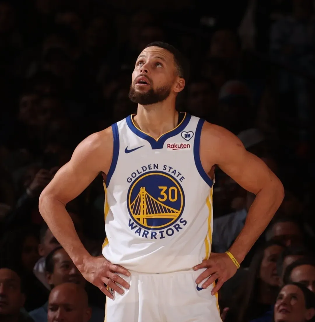 包含NBA体育实力强队展示，王者归来势不可挡的词条