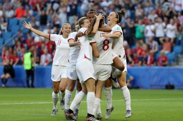 日本女足联赛新星崭露头角，赢得球迷喝彩