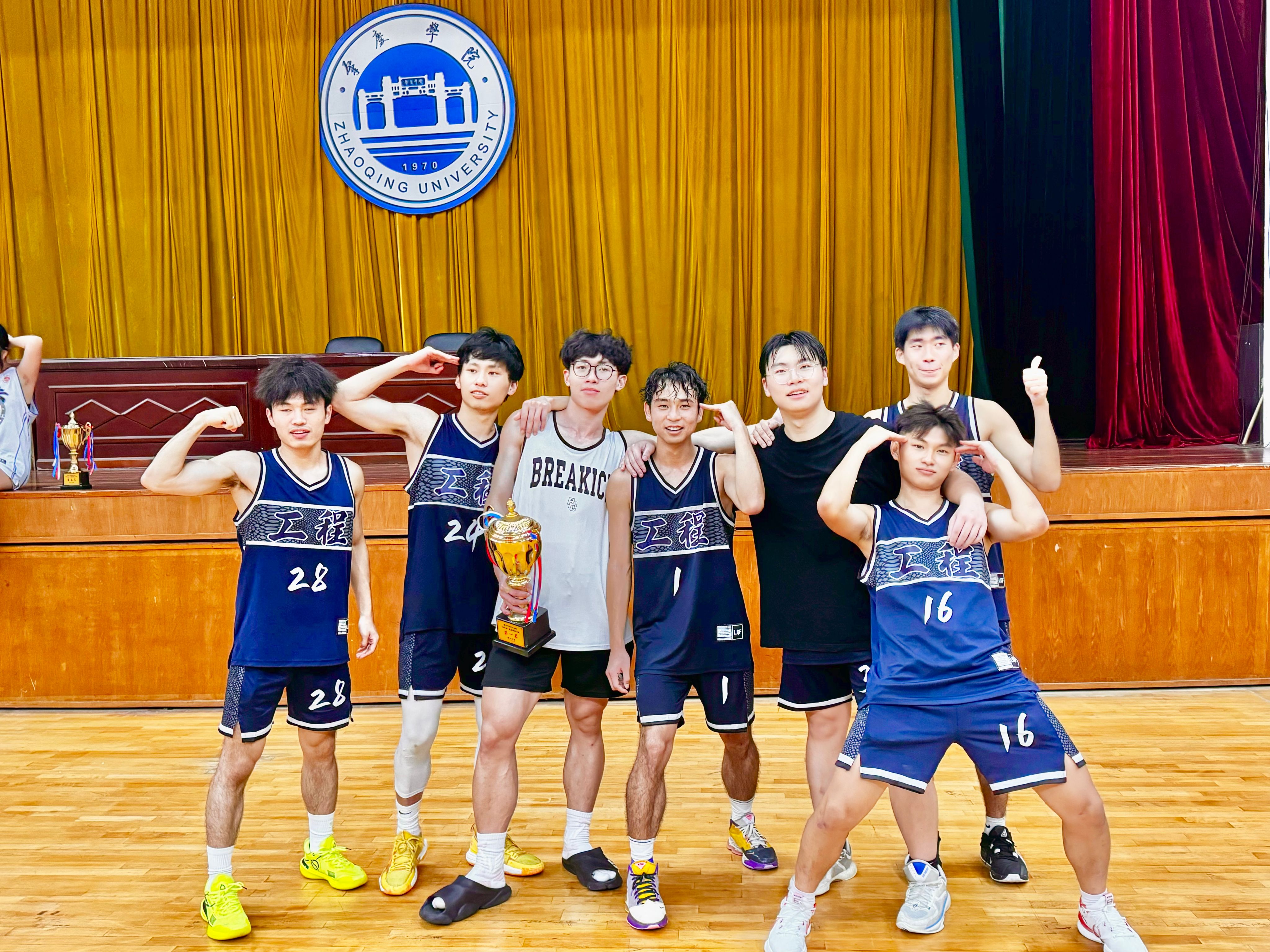 青年篮球选手集训营举办，培养未来篮球人才的简单介绍