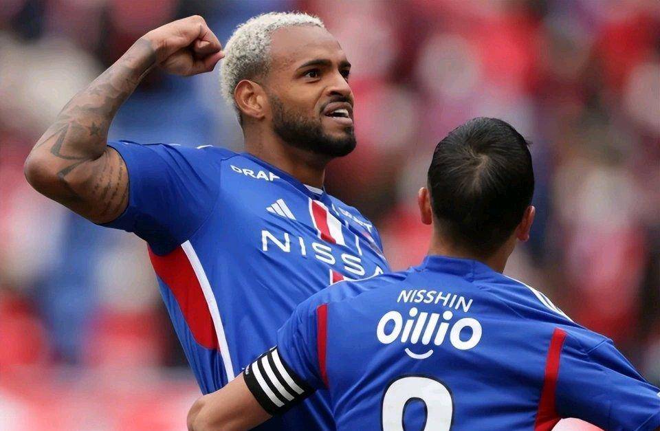 东亚足球赛事中出现令人瞩目的高光时刻