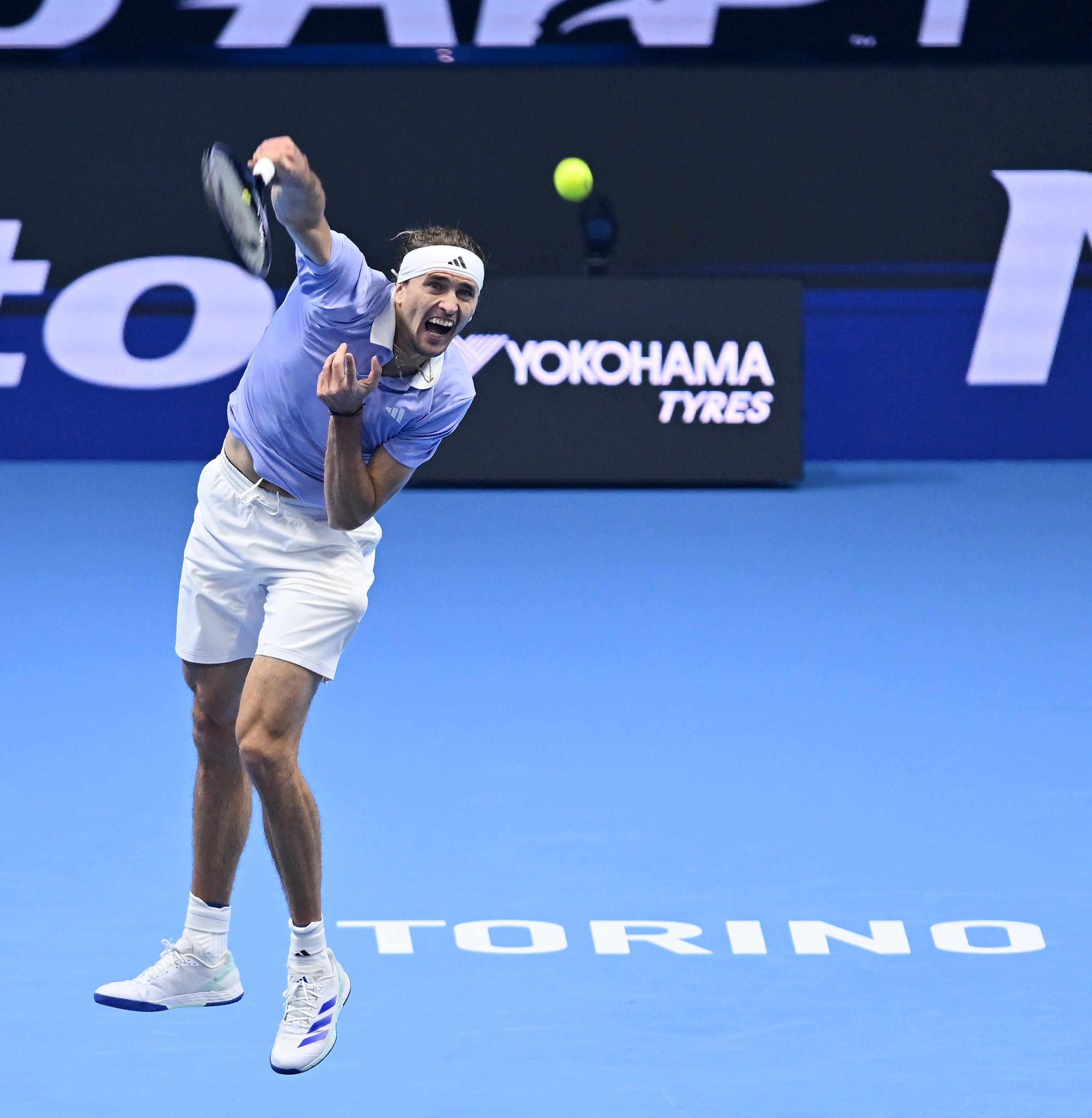 包含世界网球队险胜美国网球队，兹维列夫高光表现的词条