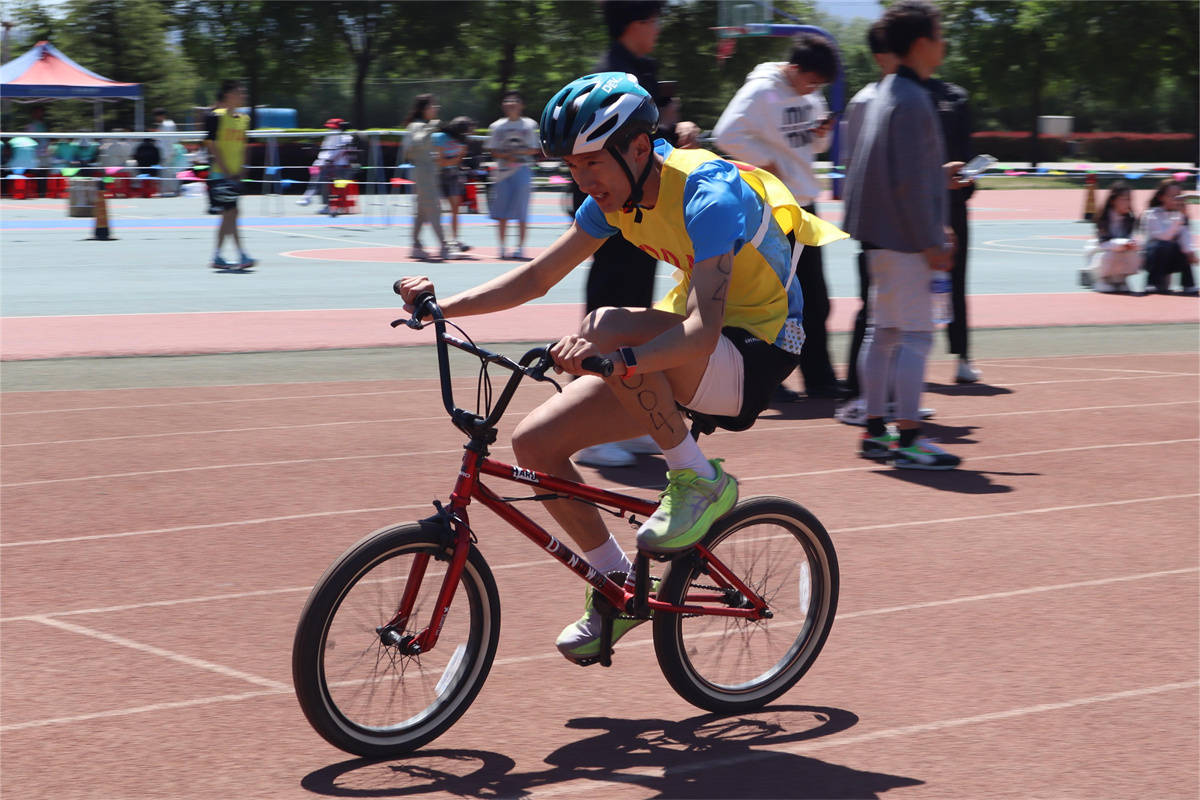 铁人三项挑战,冲刺奔向终点线的简单介绍 铁人三项挑战,冲刺奔向终点线的简单介绍