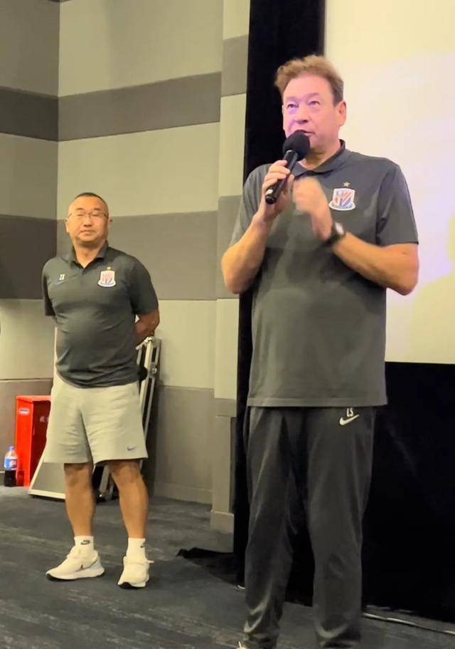 关于申花队迎来新教练，士气如何受到影响？的信息