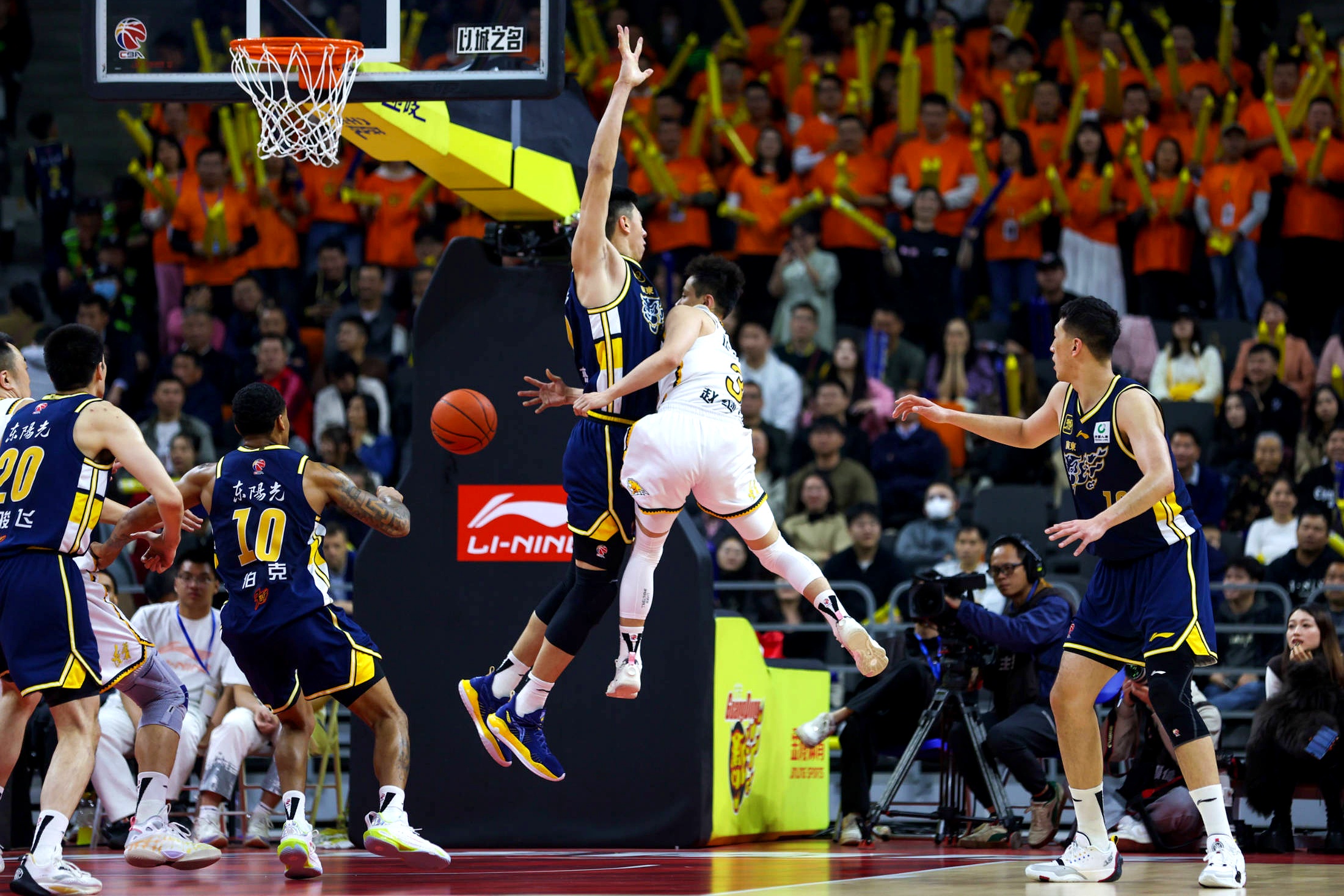 辽宁队碾压76人，欧文统治全场的简单介绍